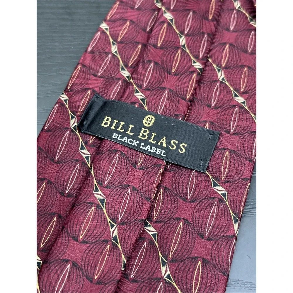 Bill Blass Black Label Maroon‎ Gold Pattern Neck Tie 59